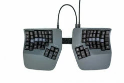 Kinesis Advantage360 Keyboard -Logitech sHOP 22KIN PROD 027 700x467 640x480 36373.1667336888